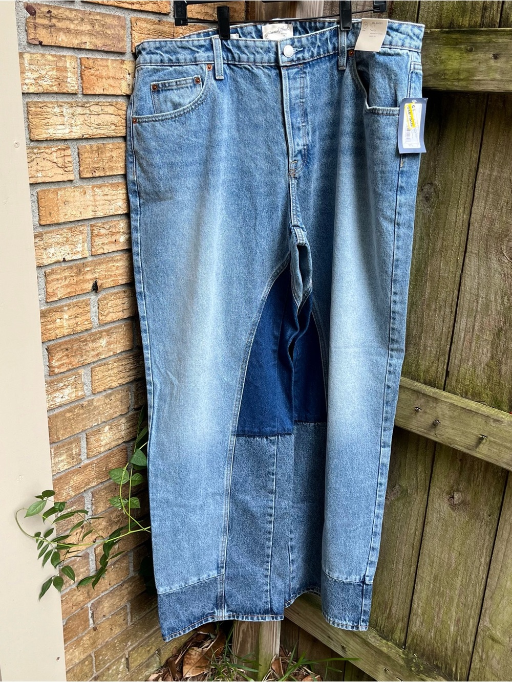 Universal Thread Light Blue 90’s Baggy Jeans - Two-Tone Patch Detail